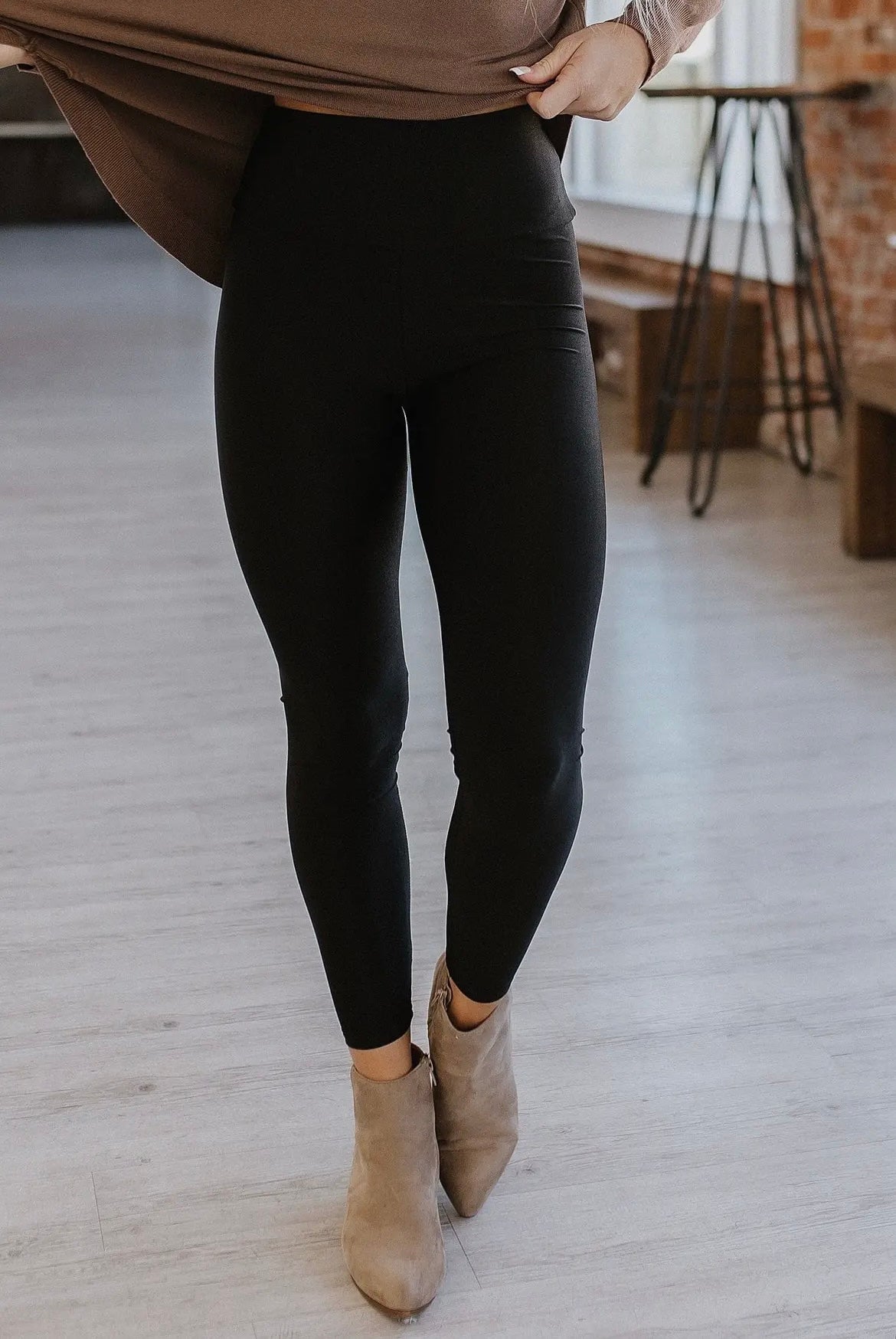 Brandy Black Leggings